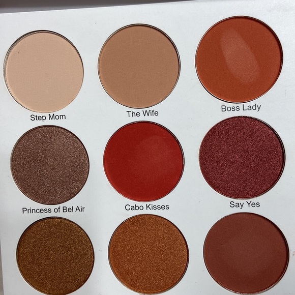 🆕 LALA BEAUTY Grown Woman Eyeshadow Palette - Picture 2 of 2